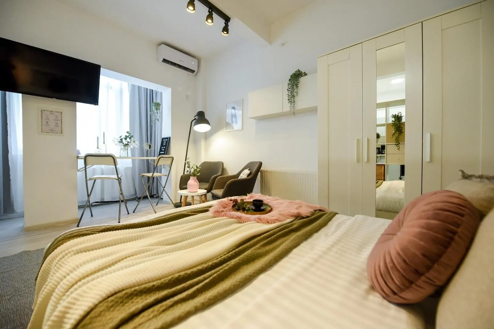 Bucharest'S Heartbeat - Cozy Studios On Smardan Street